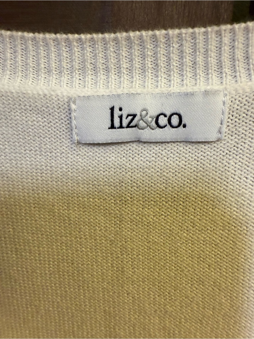 Liz & Co. Cream Pink Argyle Button Up Cardigan Sweater Sz Small S 17” Pit-to-Pit - Picture 4 of 4